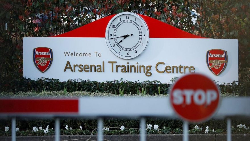 Arsenal oyuncuları tesislerde idmanlara başladı
